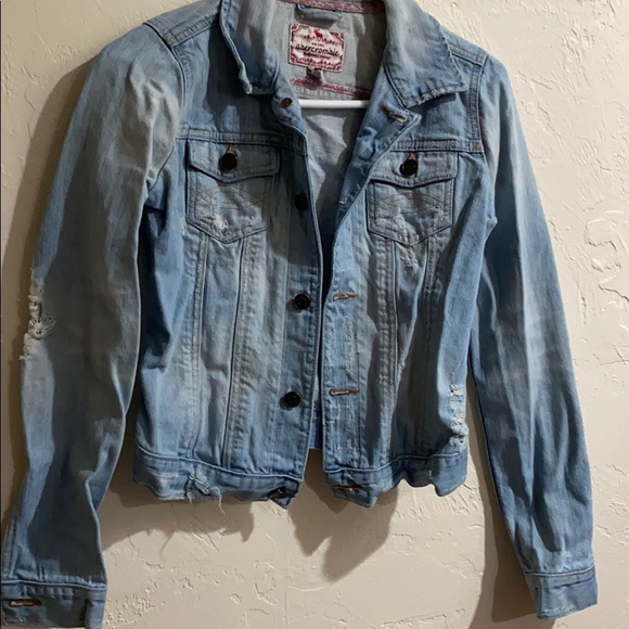 Jean jacket - Picture 1 of 4